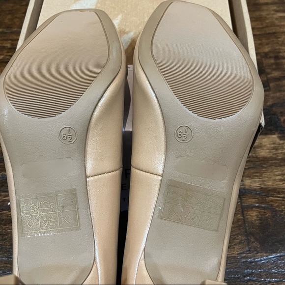 Journee collection Nude Color Square Toe Heels - Picture 4 of 7